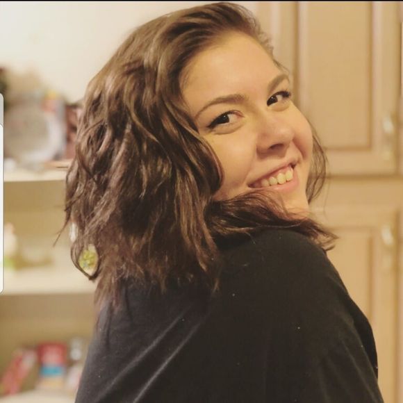 Meet your Posher, Lauren - Picture 1 of 1